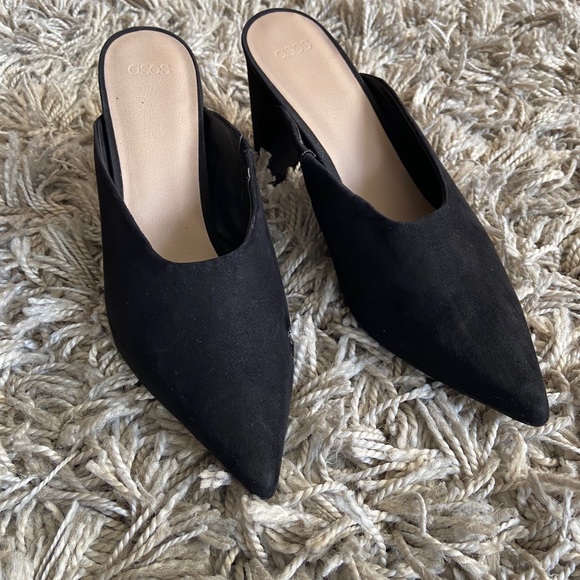 Black Heels - Picture 2 of 6